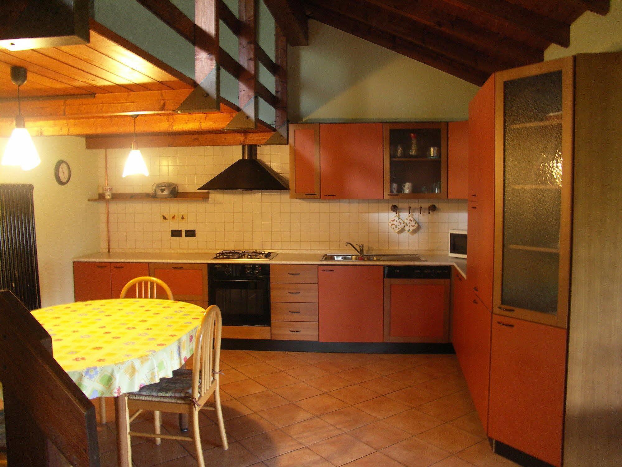La Casa Del Borgo Bed & Breakfast Brissago-Valtravaglia Luaran gambar