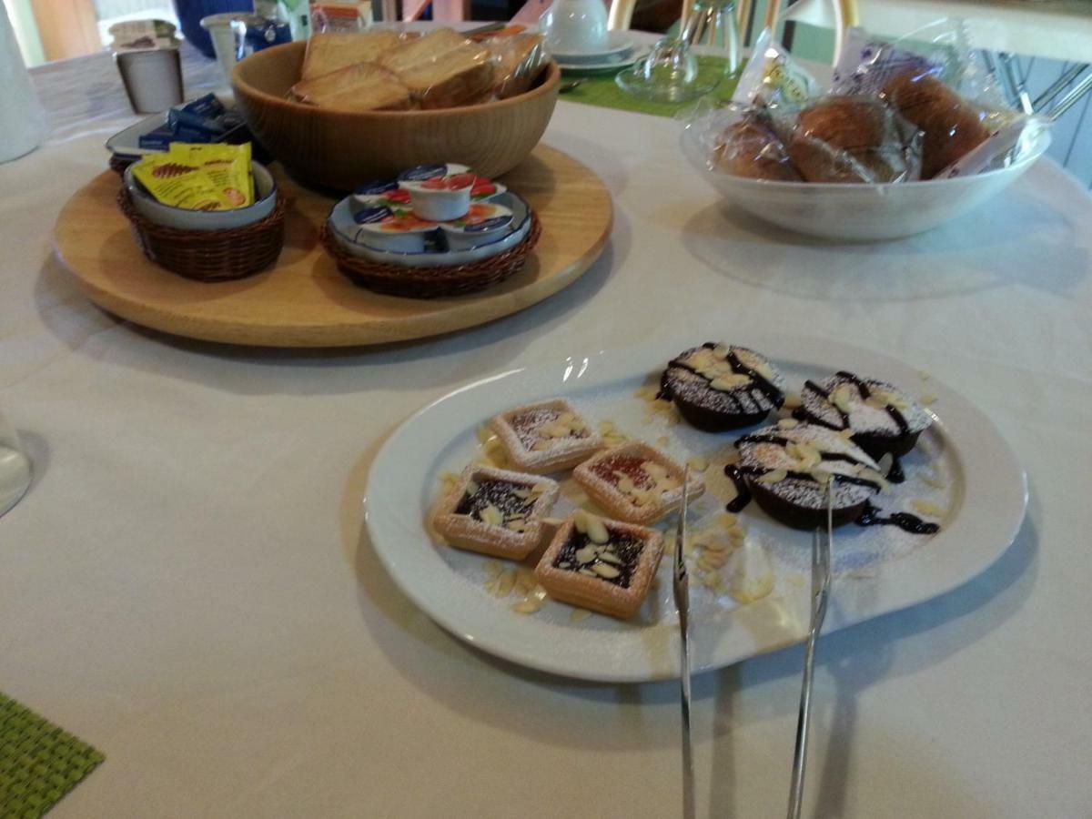 La Casa Del Borgo Bed & Breakfast Brissago-Valtravaglia Luaran gambar